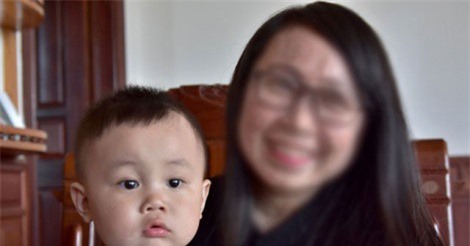 Cô giáo dạy nhạc tình nguyện mang thai hộ vợ chồng chị gái