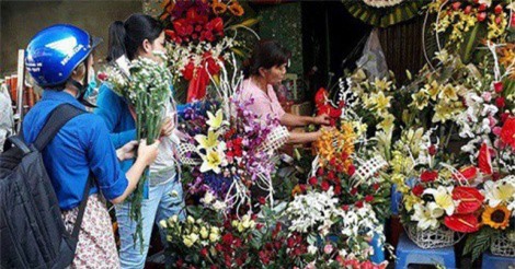 Giá hoa tươi tăng “chóng mặt” trong ngày 8/3