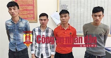 Hà Nội: Bắt giữ 4 đối tượng chém người, cướp xe Piagio
