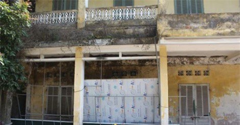 Hải Dương: Vợ phát hiện chồng treo cổ ở ngôi trường hoang