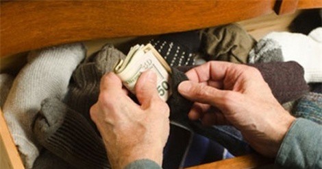 Lái xe vào phòng chủ tịch trộm 400 triệu đồng