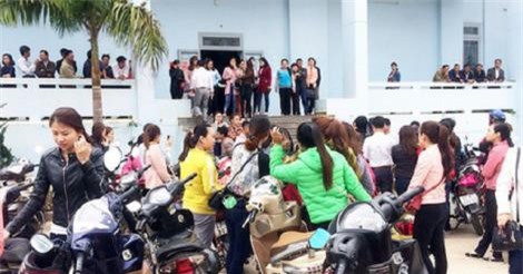 TIN HOT NGÀY 10/3: Hơn 500 giáo viên ở Đăk Lăk bị cho thôi việc, khai trừ khỏi đảng phụ huynh bắt cô giáo quỳ xin lỗi