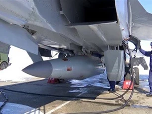 Clip: Tiêu lửa siêu thanh Kinzhal của Nga diệt gọn mục tiêu