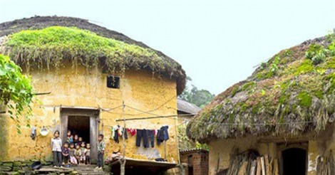 Độc đáo nhà trình tường của người Hà Nhì