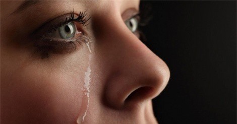 Nước mắt có thể giúp phát hiện bệnh Parkinson