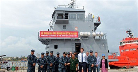 Tàu đổ bộ ‘made in Vietnam’ có thể chở xe thiết giáp, xe bọc thép hạng nặng