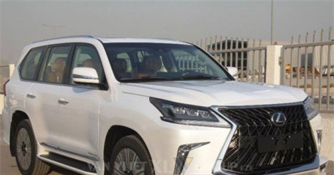 Cận cảnh siêu xe Lexus LX570 Super Sport hơn 10 tỷ "đổ bộ" về Việt Nam