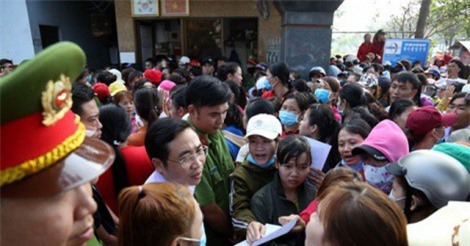 Đồng Nai ứng 1,4 tỷ đồng trả bảo hiểm cho công nhân bị chủ 'bỏ rơi'