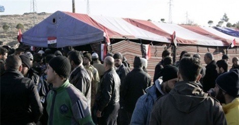 Hàng loạt khủng bố đầu hàng quân đội Syria ở Đông Ghouta