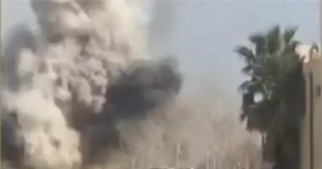 Xe tăng Syria vô hiệu hóa xe bom của phiến quân ở Đông Ghouta