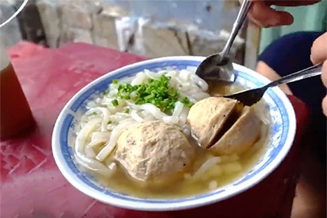 Bánh canh bò viên - thứ đặc sản độc lạ của An Giang 