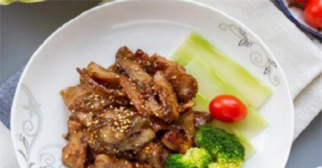 Tự làm thịt heo chiên đơn giản mà ngon hết sảy