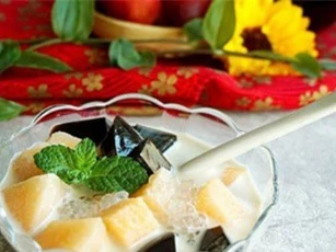 Cách làm sương sáo dưa lưới thơm ngon, mát lạnh