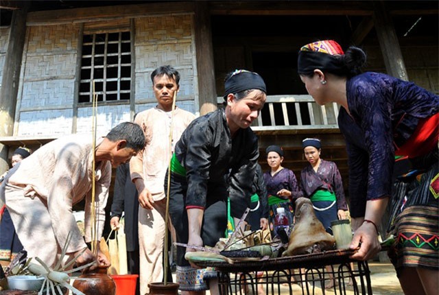 "Độc lạ" Tết mừng tiếng sấm của dân tộc Ơ Đu