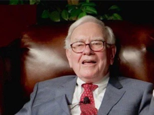 Từ chối ăn tối với cô gái trẻ, Warren Buffett đã đưa ra 3 lời khuyên đắt giá