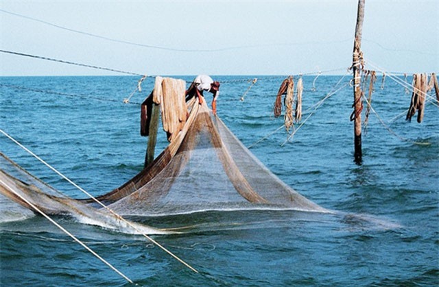 Độc đáo tín ngưỡng thờ cúng trên sông nước của người miền Tây