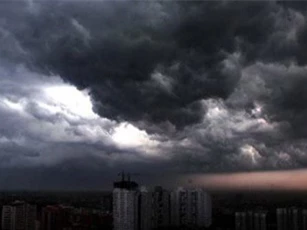 DỰ BÁO THỜI TIẾT (16/3): Nam, Bắc Bộ có mưa dông, đề phòng tố lốc