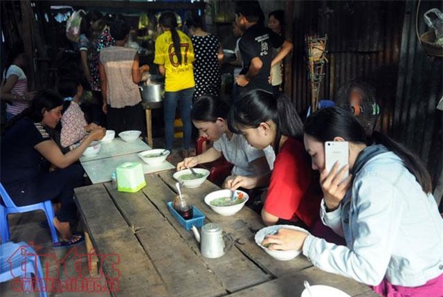 Tới An Giang nhớ nếm thử bánh canh "chờ" của người Khmer