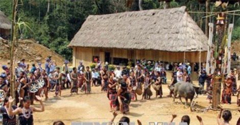 Lễ hội khai năm tạ ơn rừng của đồng bào Cơ Tu ở Quảng Nam