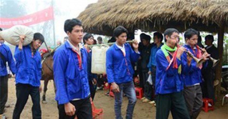 Tiếng kèn Pí lè trong lễ cưới của người Phù Lá ở Lào Cai