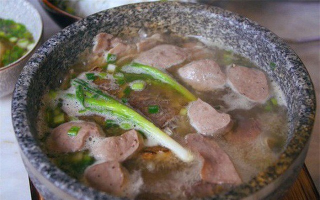 Tô phở hơn 2 triệu đồng ở Sài Gòn có gì đặc biệt khiến đại gia mê mẩn?