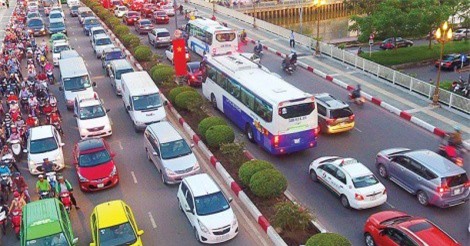 Đề xuất quản lý Uber, Grab như taxi: Tiến lên 4.0 hay đi ngược chiều kỷ nguyên số?