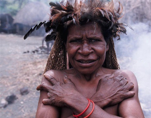 Kỳ lạ bộc tộc phụ nữ phải cắt đứt ngón tay khi người thân qua đời