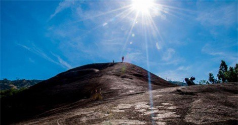 Lên Đắk Lắk nhớ nghe giai thoại về hòn đá "nuốt người" 