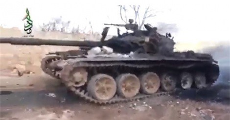 Phiến quân Syria bị đối thủ đánh bại, chiến binh phơi thây, xe tăng cháy rụi