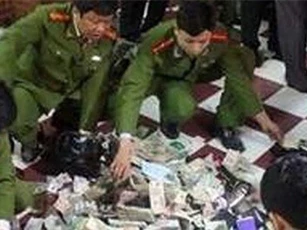 Hơn 9.500 tỷ đồng đổ vào đường dây đánh bạc Nguyễn Thanh Hóa