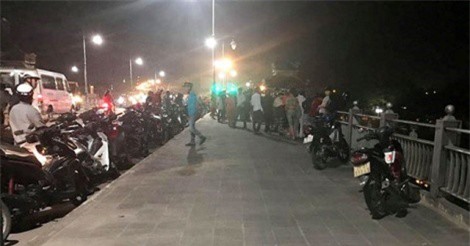 Vớt được thi thể người mẹ 2 con nhảy cầu Dã Viên tự tử