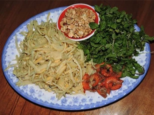 Lạ mà ngon măng núi trộn Quảng Nam