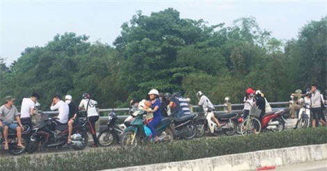 Việt kiều Mỹ nhảy cầu Ái Nghĩa tự tử 