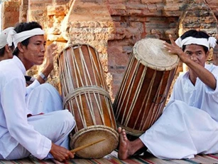 Chất thiêng trong nghệ thuật âm nhạc Chăm