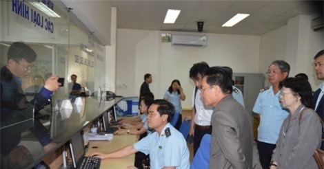 Đoàn công tác Tổng Cục Hải quan Hoàng gia Campuchia thăm và làm việc tại Hải quan Bình Dương