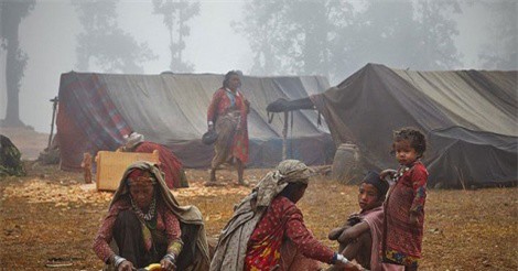 "Độc lạ" tộc người săn khỉ làm thức ăn ở Nepal