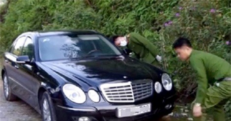 Nghi án vợ chồng bác sĩ và con chết ngạt trong chiếc xe khóa cửa