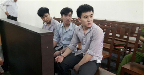 Con trai lĩnh án 20 năm tù vì chém tử vong người ra tay đánh mẹ