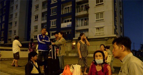 Đau lòng với cuộc sống "màn trời chiếu đất" của cư dân Carina Plaza sau đám cháy kinh hoàng
