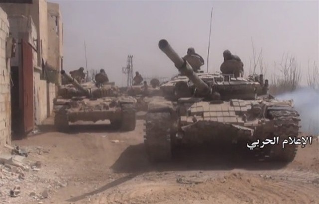 Xe tăng Syria ùn ùn xung trận trong cuộc quyết chiến cuối cùng ở Đông Ghouta