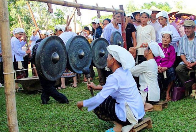 Cồng chiêng trong đời sống tâm linh dân tộc Thổ ở Nghệ An