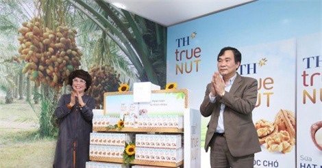 Tập đoàn TH chính thức bán bộ sữa hạt TH true NUT tại Việt Nam
