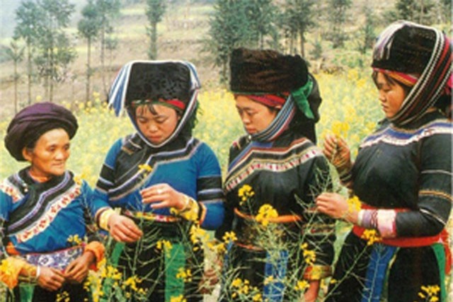 Tìm hiểu trang phục truyền thống của dân tộc Cơ Lao