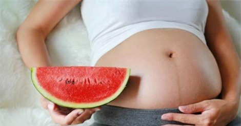 Bà bầu có nên ăn dưa hấu không?