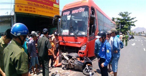 Bình Thuận: Xe khách giường nằm gây tai nạn kinh hoàng khiến nhiều người thương vong