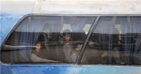 Rệu rã trước quân đội Syria, gần 1.000 tên khủng bố rời Đông Ghouta