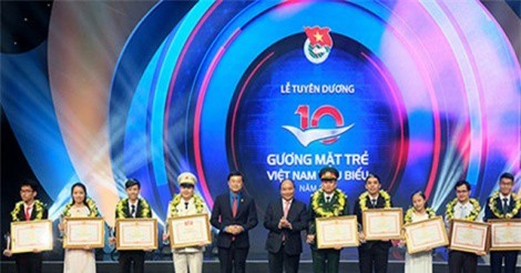 Thủ tướng mong giới trẻ giúp đất nước thành 'rồng mới của thế giới'