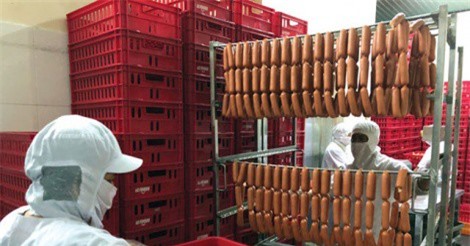 'Đấu trường' xúc xích khốc liệt tại Việt Nam