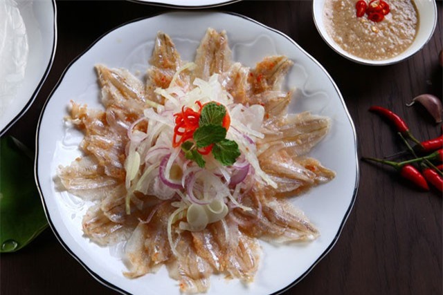 Mì thảy và gỏi cá mai, món ngon "chưa ăn chưa biết" Vũng Tàu
