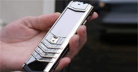 Người đàn ông Trung Quốc bị nghi trộm Vertu nửa tỷ của bạn chung phòng ở TP.HCM